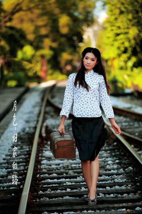 爱女照我归家路  第2张